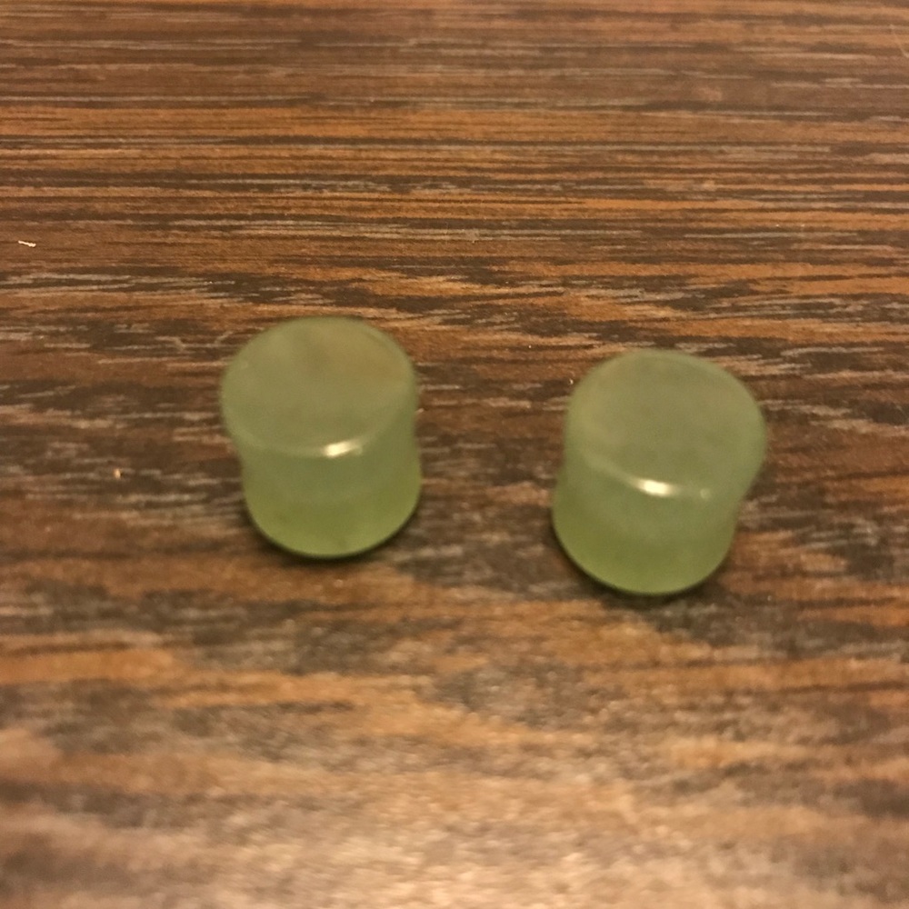Green jade stone plugs